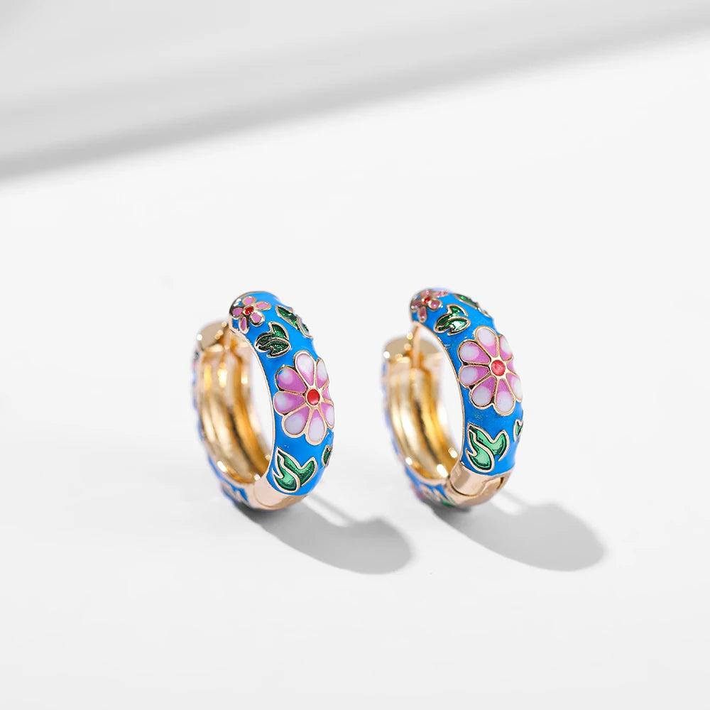boucles d'oreilles créoles vintage avec motif à fleur