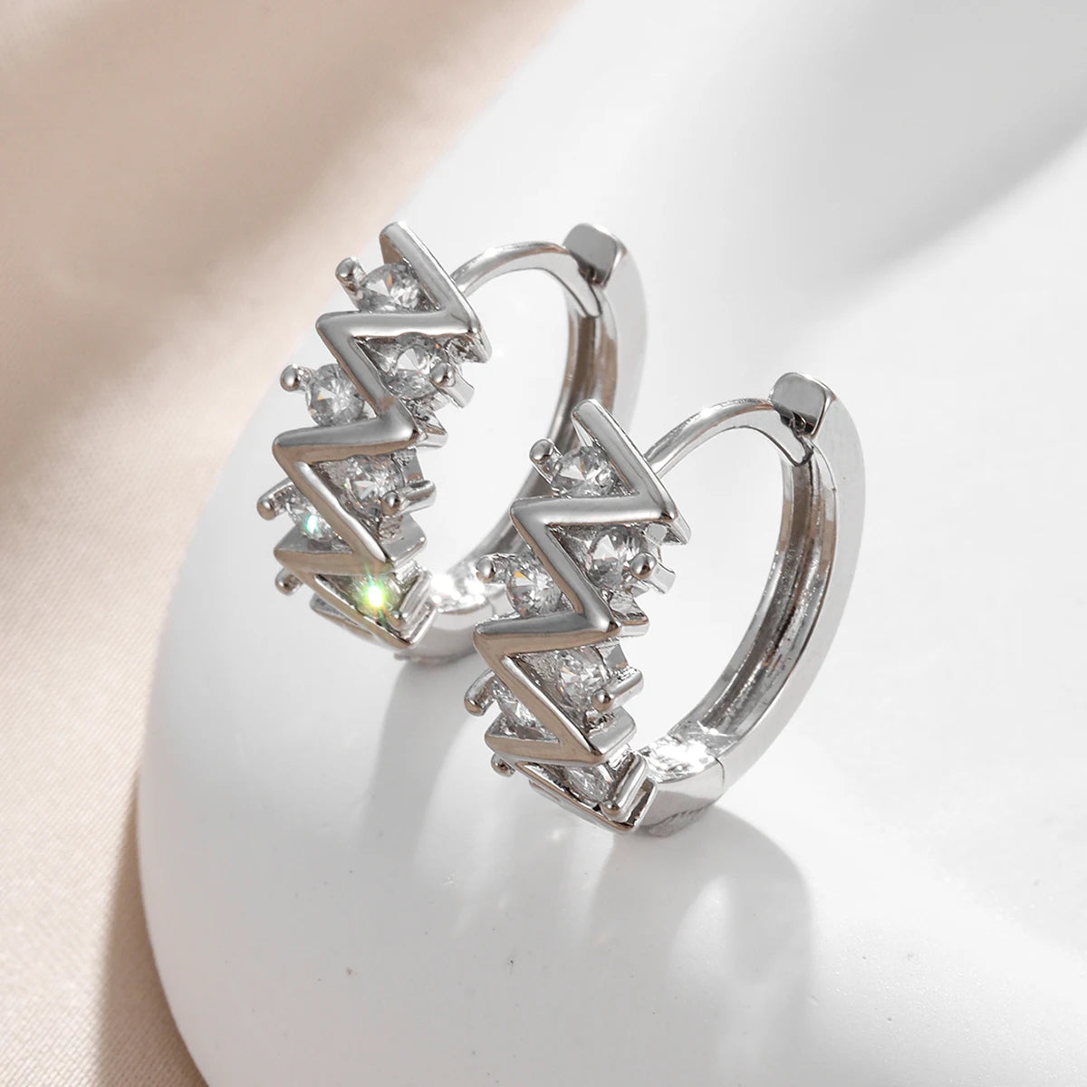 boucle d'oreille créole pendentif croix strass femme