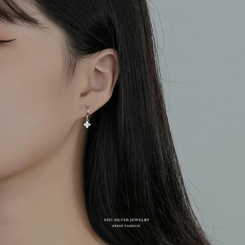 boucles d'oreilles créoles trèfle avec strass