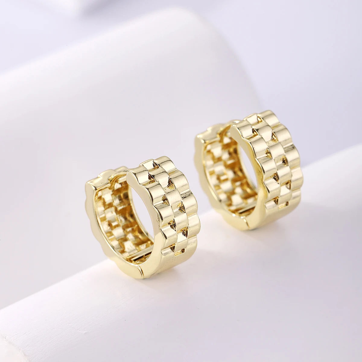 boucle d'oreille créole pendentif croix strass femme