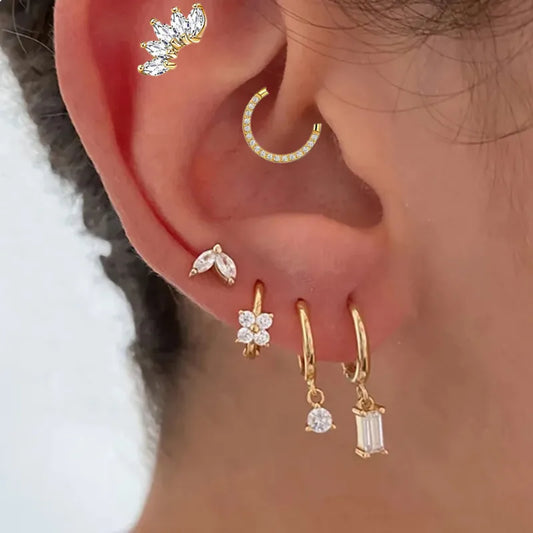 Petites boucles d'oreilles créole avec pendentif