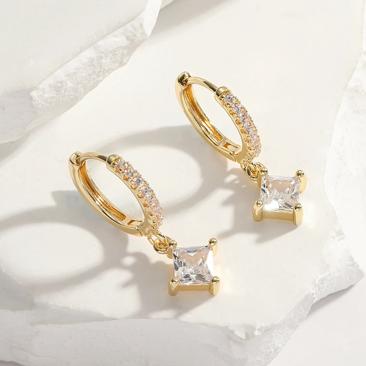 boucle d'oreille créole pendentif croix strass femme