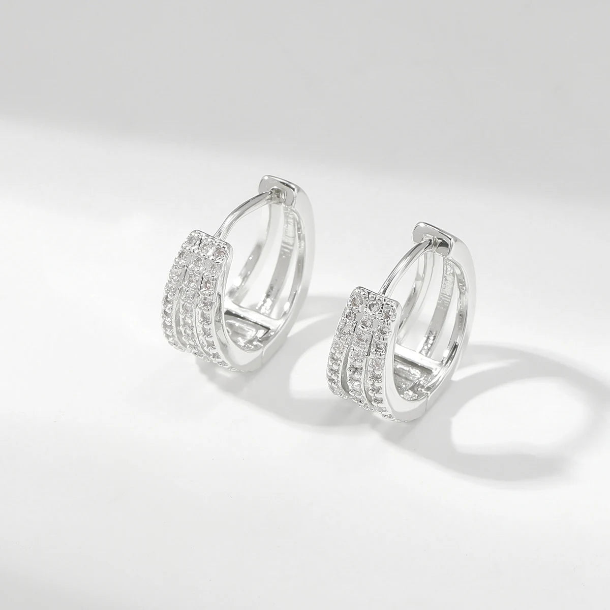 boucle d'oreille créole pendentif croix strass femme