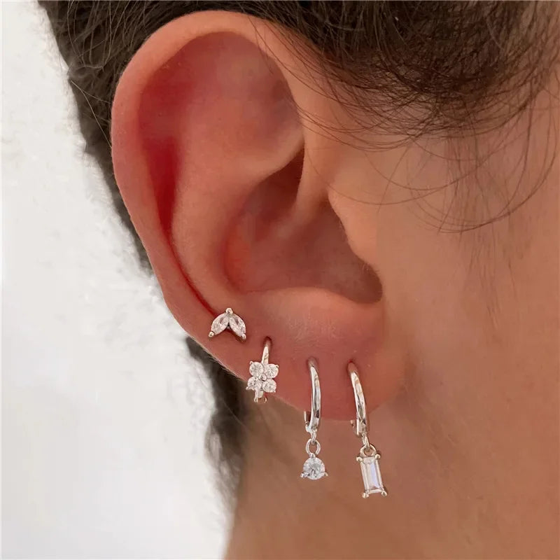 Petites boucles d'oreilles créole avec pendentif