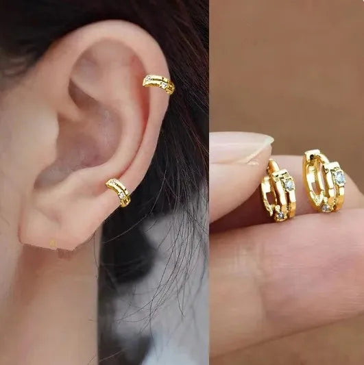 Petites boucles d'oreilles créole avec pendentif