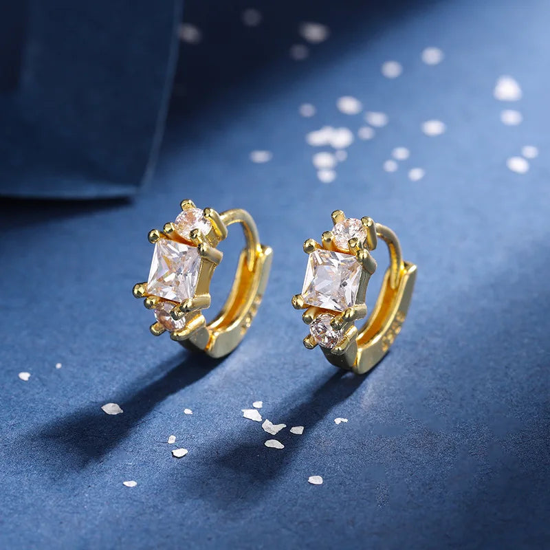 Petites boucles d'oreilles créole avec pendentif