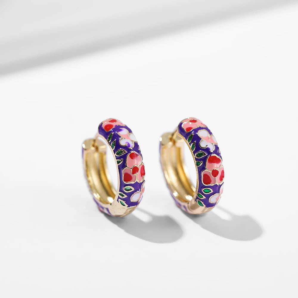 boucles d'oreilles créoles vintage avec motif à fleur